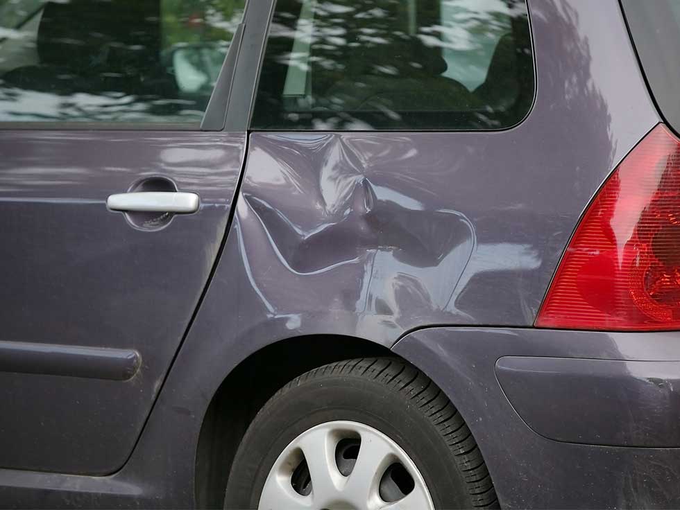 What to do about car vandalism? Tips Lookers