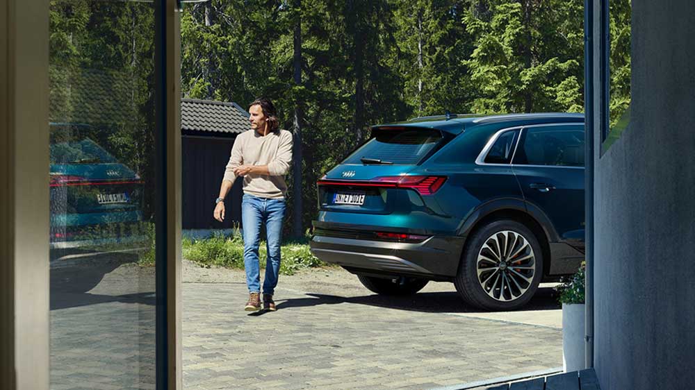 Audi E-tron in blue