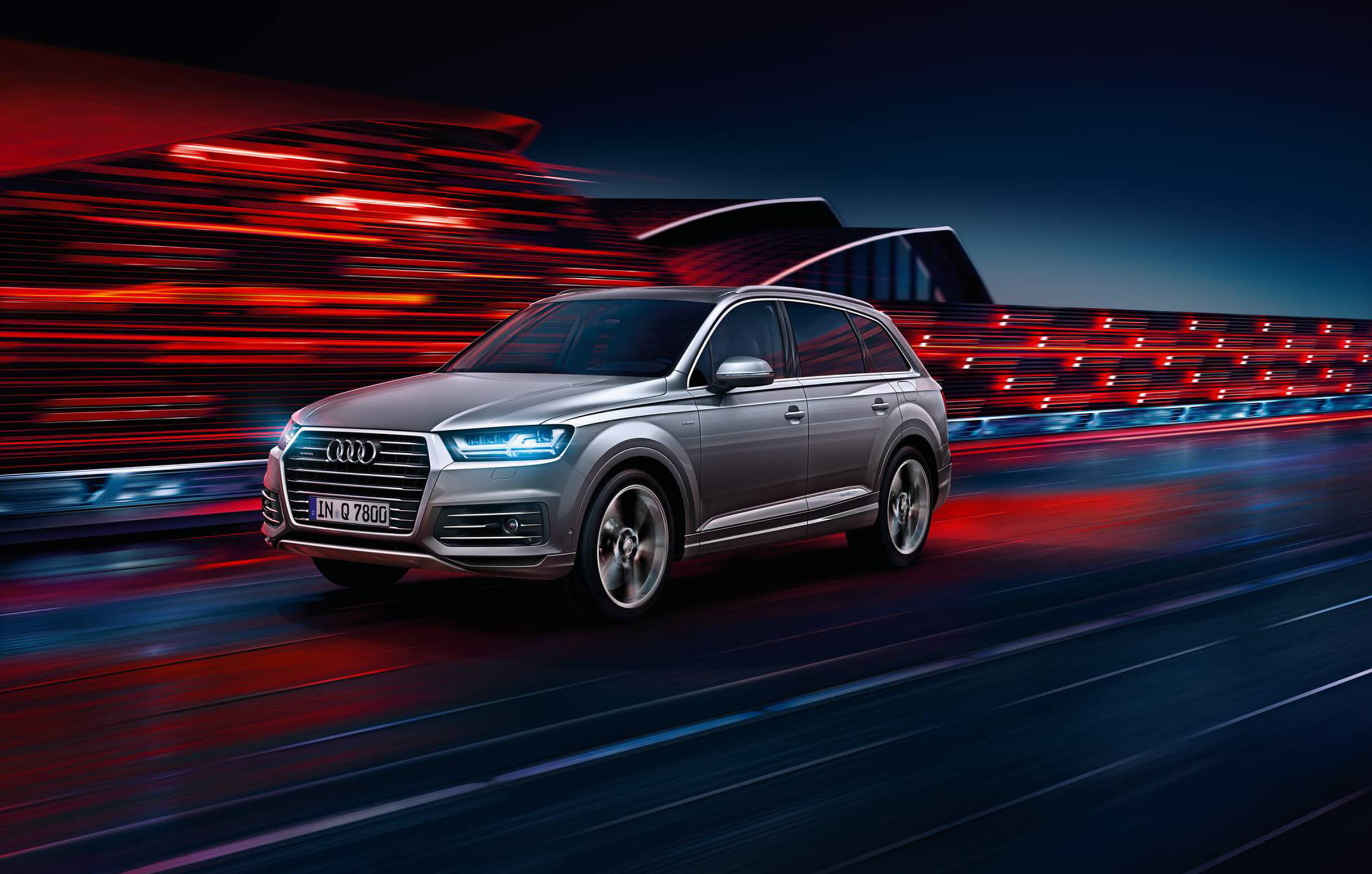 Audi Q7 exterior left