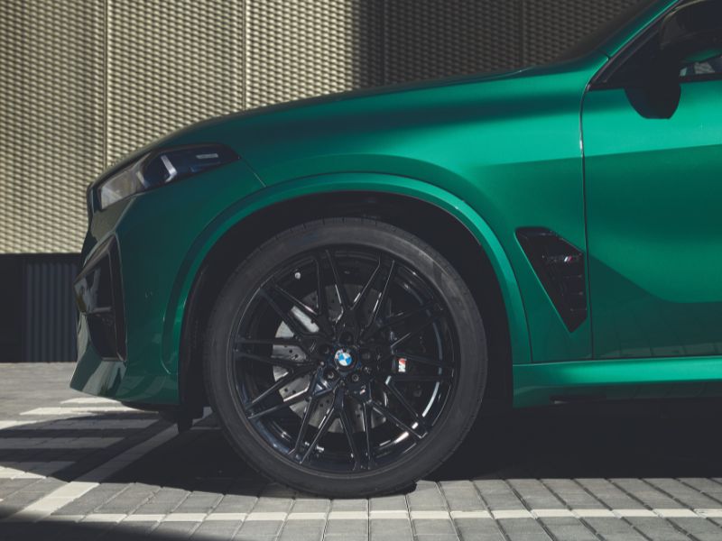 BMW X5 M Competition exterior front tyre