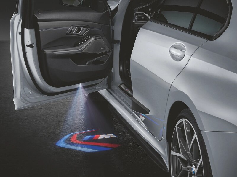 BMW 3 Series Saloon exterior