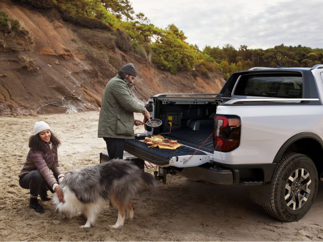 New Ford Ranger PHEV | New Ford Vans | Lookers Ford
