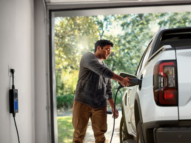 New Ford Ranger PHEV | New Ford Vans | Lookers Ford
