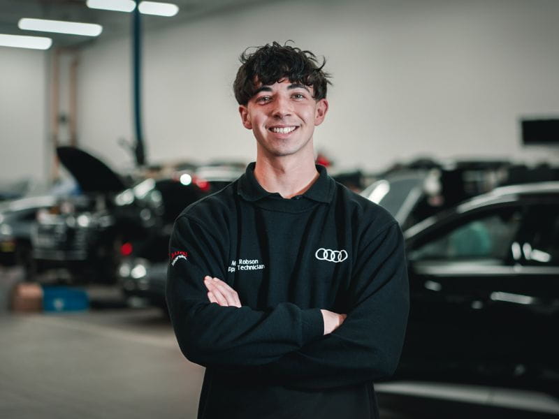 Apprenticeship Roles Available Lookers Car Dealerships