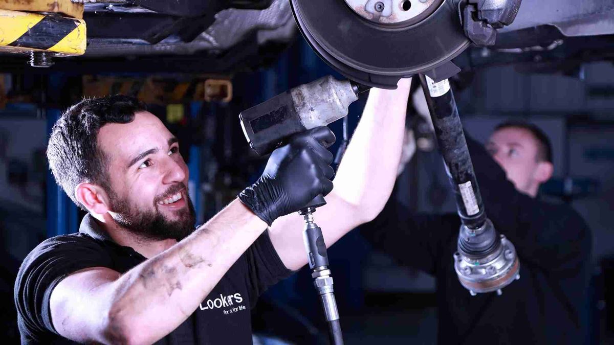 How Long Does A Car Service Take Lookers Blog how-long-does-a-car-service-take-lookers-blog