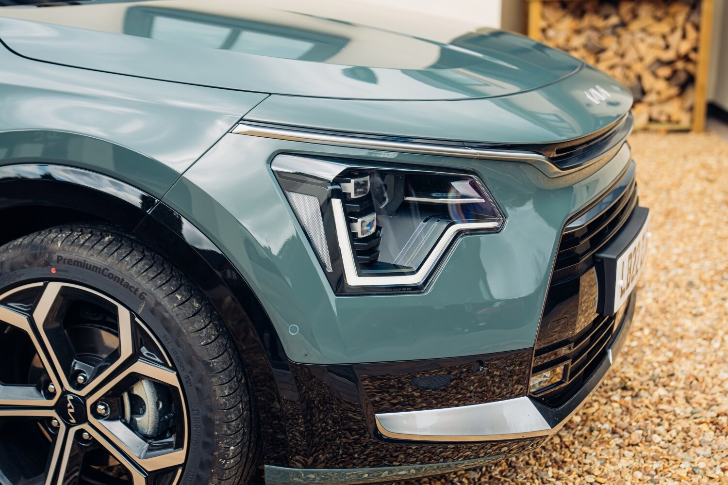 Niro front side