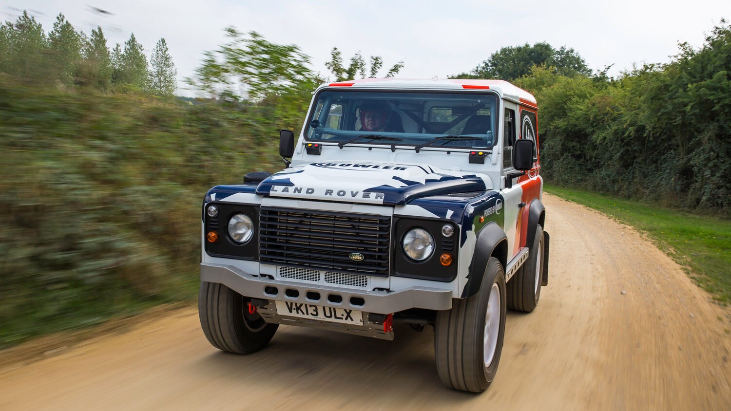 Watch Round 1 of the Lookers Land Rover Defender Challenge 2015
