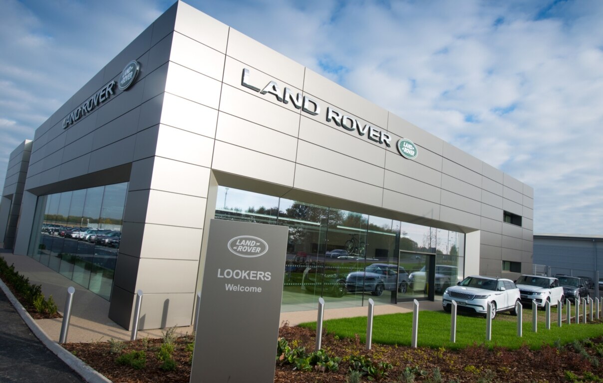 Land Rover Colchester Win Sales Retailer of the Year 2018