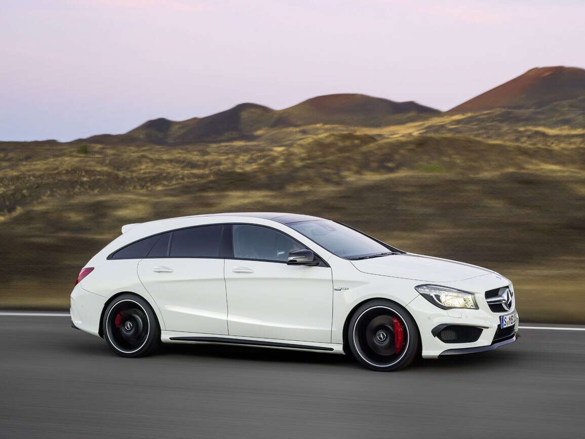 Mercedes-AMG CLA 45 Shooting Brake - Side View