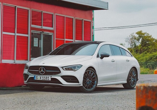Mercedes-Benz CLA shooting brake interior