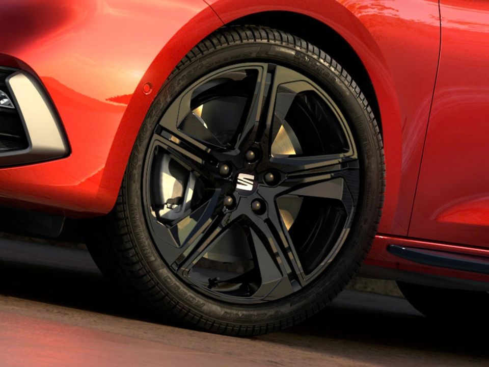 Leon Black 18 Inch Alloy Wheels