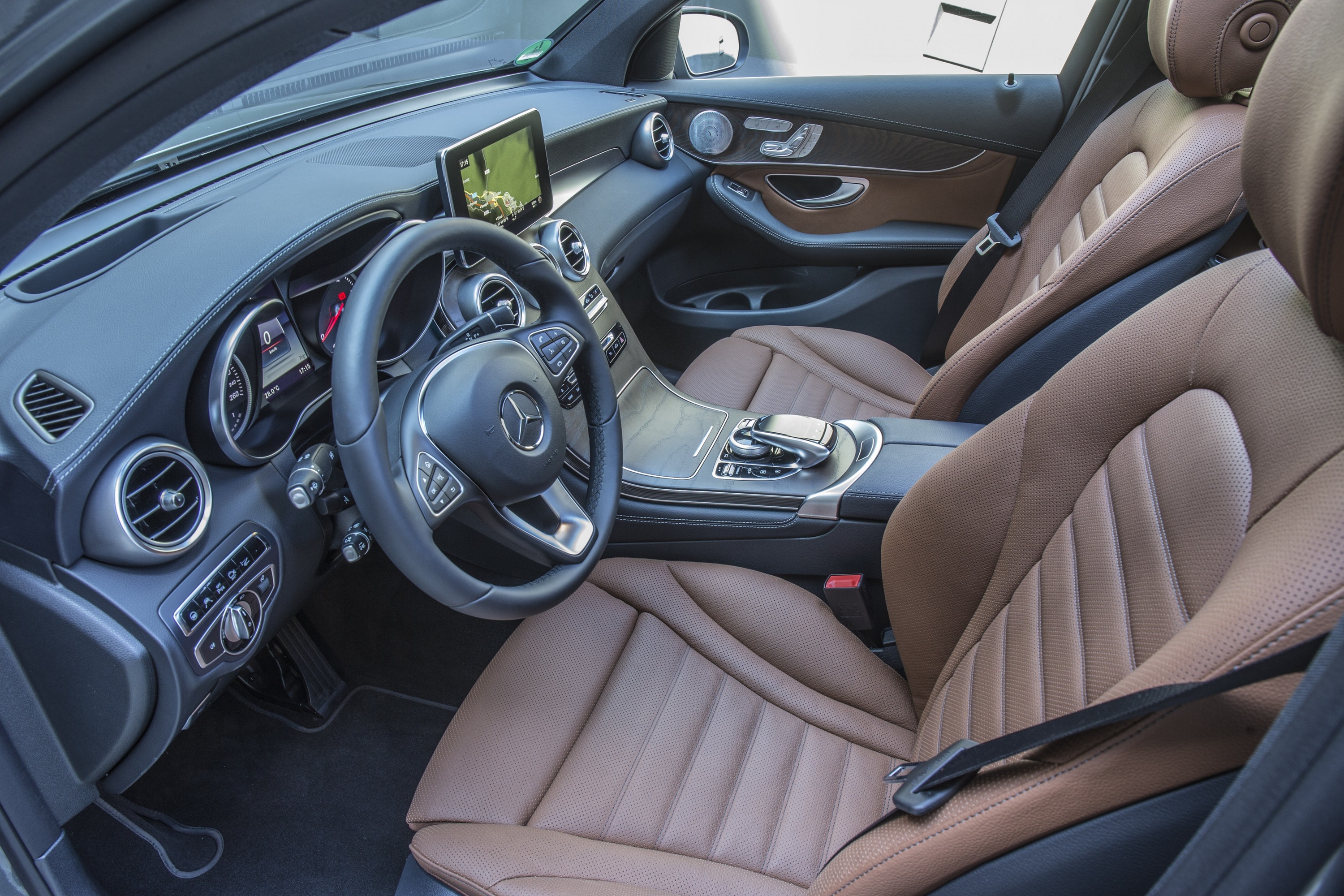 The interior is typically Merc, with a mix of leather and metallic detailing